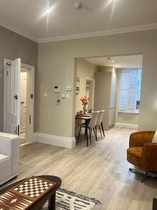 New Flat In Holland Park Διαμέρισμα Λονδίνο Εξωτερικό φωτογραφία